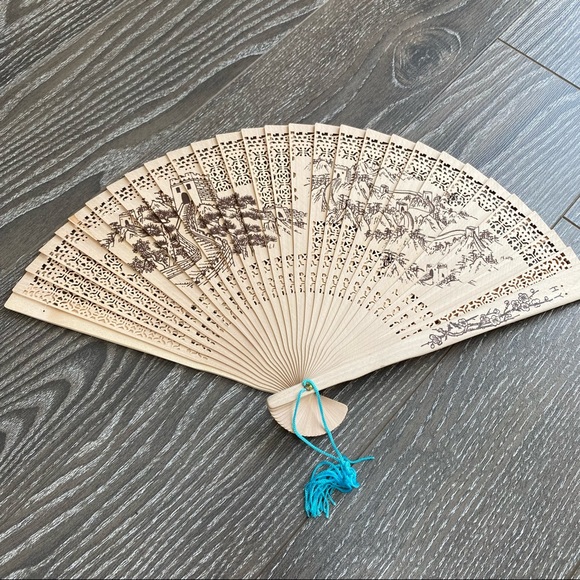 Great Wall Wooden fan - Picture 1 of 1